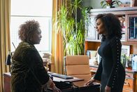 All Rise - Die Richterin – Roxy Robinson (L. Scott Caldwell, l.); Lola Carmichael (Simone Missick, r.)