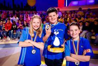 1, 2 oder 3 – Das blaue Team aus Fuchstal/Deutschland freut sich über den Pokal!
