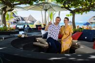 Das Traumschiff – Elsa Westrup (Kassandra Wedel) und Paul Richter (Thaddäus Meilinger) möchten ihre Zukunft miteinander verbringen. Doch wie wird Elsas Tochter Nora reagieren?