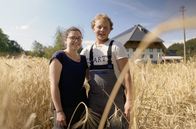 Land - Liebe - Luft – Die Jungbauern Adrian Lützow und Sarah Tirjer leben und arbeiten auf dem Mathislehof.