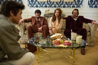American Hustle – v.li.: Carmine Polito (Jeremy Renner), Richie DiMaso (Bradley Cooper), Sydney Prosser (Amy Adams), Irving Rosenfeld (Christian Bale)