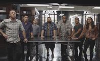 Hawaii Five-0 – (v.l.n.r.) Steve McGarrett (Alex O'Loughlin); Adam Noshimuri (Ian Anthony Dale); Danny "Danno" Williams (Scott Caan); Jerry Ortega (Jorge Garcia); Lou Grover (Chi McBride); Junior Reigns (Beulah Koale); Tani Rey (Meaghan Rath)