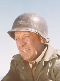 Die Teufelsbrigade – Leutnant Colonel Robert T. Frederick (William Holden) unterzieht seine Truppe einem äußerst harten Training ..._Titel: Die Teufelsbrigade