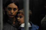 Löwenkäfig – Julia (Martina Gusman) muss ihren Sohn Tomás (Tomás Plotinsky) im Gefängnis großziehen.