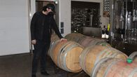 Die Geister-Detektive – Jay preparing for investigation.