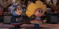 Crossing Swords – Patrick (l.); Prinzessin Blossom (r.)