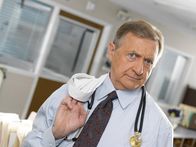 Scrubs - Die Anfänger – Ken Jenkins.