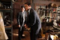 The Mentalist – Ermitteln in einem neuen Fall: Wayne (Owain Yeoman, r.) und Kimball (Tim Kang, l.) ...