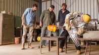 Australian Gold - Schatzsuche Down Under – Dirt Dogs: Jake Larsen (2.v.r.), Vern Strange (r.)