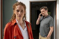 Die Spreewaldklinik – Dr. Lea Wolff (Sina-Valeska Jung, l.); Paul Menke (Daniel Scholz, r.)