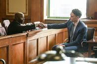 All Rise - Die Richterin – Niles Allen (Alimi Ballard, l.); Mark Callan (Wilson Bethel, r.)