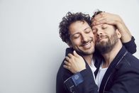 jerks. – (2. Staffel) - Lassen keine Peinlichkeit aus und ecken unverhältnismäßig an: Fahri Yardim (l.) und Christian Ulmen (r.) ...