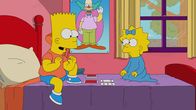 Die Simpsons – "Die Simpsons", "Bildschirmlos." Die Simpsons verbringen immer mehr Zeit vor den Bildschirmen. Vertieft in eine Fernsehshow, übersehen sie, das ein Nachbar unter einem umgefallenen Baum in ihrem Garten feststeckt. Als Maggie unter dem Suchtverhalten zu leiden beginnt, zieht Marge die Notbremse und verordnet allen ein Bildschirm-Verbot. Nur eine halbe Stunde pro Woche dürfen sie vor den Geräten verbringen. Bald zeigt sich allerdings, dass Marge ihre eigene Vorschrift unterwandert.