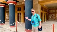 Was kostet... – Auf Johannes Reiseliste stehen der berühmte Palast von Knossos. Paradiesische Strände, alte Ausgrabungsstätten und dazu die sprichwörtliche griechische Gastfreundschaft – diese Mischung lockt alljährlich mehr als 5 Millionen Urlauber auf die Insel.
