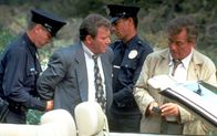 Columbo – (v.li.) William Shatner (Fielding Chase), Peter Falk (Insp. Columbo).