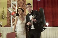 Man Seeking Woman – Lucy (Katie Findlay, l.); Josh Greenberg (Jay Baruchel, r.)