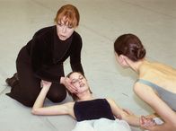 In aller Freundschaft – MDR Fernsehen IN ALLER FREUNDSCHAFT FOLGE 78, "Vollmond" Uhr. Madam Wenders (Ursula Heyer) und Tiziana (Jana Straulino).