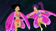 Futurama – Leela (r.) und Amy (l.) sind richtig dicke Freundinnen. Allerdings glaubt ihnen die Planet-Express-Crew nicht und verlangt einen Beweis ...