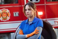 Code 3 – Die erste Schicht als Sanitäterin wird für Jessica (Aimee Carrero) zur Belastungsprobe.