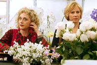 Monk – (v.li.) Carol Kane (Joy), Traylor Howard (Natalie Teeger).