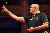 Darts: Premier League – Andrew Gilding während des Betfred World Matchplay Darts 2023 in Winter Gardens, Blackpool, Großbritannien, am 17. Juli 2023.