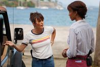 Deadly Tropics – Gaëlle Crivelli (Béatrice de la Boulaye, l.); Mélissa Sainte-Rose (Sonia Rolland, r.)