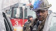 Chicago Fire – Er muss eine Entscheidung treffen: Eamonn Walker als Chief Wallace Boden.