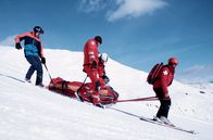 GEO Reportage – Die Bergungstechniken werden viele Male geprobt. Aber jede Situation stellt sich anders dar. Intuition und Improvisationsgeschick des Teams sind daher ebenso wichtig.