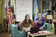 The Big Bang Theory – Haben immer kreative neue Einfälle: Sheldon (Jim Parsons, r.) und Amy (Mayim Bialik, l.) ...