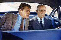 Fantomas – Reporter Fandor (Jean Marais) und Kommissar Juve (Louis de Funès) verfolgen gemeinsam den Superverbrecher Fantomas ...