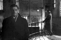 Weiße Nächte – Mario (Marcello Mastroianni) und Natalia (Maria Schell) mögen sich, doch eigentlich wartet Natalia Tag für Tag und Nacht für Nacht auf die Rückkehr ihres früheren Geliebten.