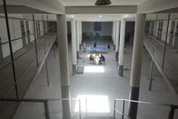 Überleben hinter Gittern – Innerhalb der einzelnen Blöcke des Gefängnisses von Armawir herrscht ein offenes Konzept.