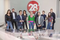 28 Minuten – Moderatoren : Elisabeth Quin (von Montag bis Freitag) und Renaud Dely (Samstags)