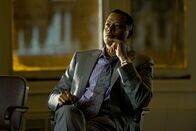 Dead Man Down – Gangsterboss Alphonse (Terrence Howard) erhält mysteriöse Drohbriefe.