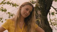 Rod Knock – Ine (Mathilde Thomine Storm) ist hin und hergerissen. Sie ist sich nicht sicher, ob sie und ihr Ex wirklich bloß Freunde bleiben können. Doch dann erfährt sie etwas, was alles verändert.