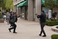 Navy CIS – FBI Special Agent Alden Parker (Gary Cole, l.) und Nick Torres (Wilmer Valderrama, r.)
