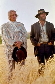 Duell am Missouri – Lee Clayton (Marlon Brando, li.) und Tom Logan (Jack Nicholson, re.) werden in den Weiten von Montana zu Gegnern.