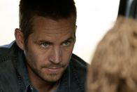 Vehicle 19 – Als die Frau aus seinem Kofferraum ihre Geschichte erzählt, wird Michael (Paul Walker) klar: Er ist in eine lebensgefährliche Geschichte hineingeraten - aus der es für ihn kein Zurück gibt.