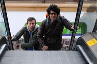 The IT Crowd – Roy Trenneman (Chris O'Dowd, l.); Maurice Moss (Richard Ayoade, r.)