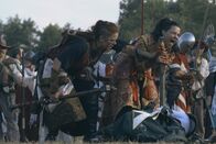 Die Geschichte der Fantasy – Bis zu 10.000 Spieler pilgern jährlich zu dem Live Action Roleplay Event "Conquest of Mythodea", in der Nähe von Hannover, um das Fantasy-Reich vor der Übernahme dunkler Mächte zu verteidigen.