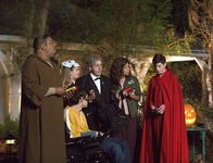 Speechless – (v.l.n.r.) Kenneth (Cedric Yarbrough); Dylan DiMeo (Kyla Kenedy); JJ DiMeo (Micah Fowler); Jimmy DiMeo (John Ross Bowie); Maya DiMeo (Minnie Driver); Ray DiMeo (Mason Cook)