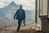 The Equalizer 2 – Robert McCall (Denzel Washington) sucht nach seinen Gegnern in einer verlassenen, sturmumtosten Küstenstadt.