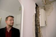Report Mainz – Schimmel, Ungeziefer und marodes Inventar: Marco Krieg vom Mieternetzwerk Dortmund ist immer wieder entsetzt über die Zustände in Mietwohnungen und setzt sich für dessen Mieter ein.
