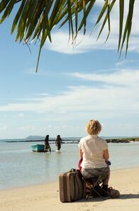 Das Kindermädchen: Mission Mauritius – Henriette Höfner (Saskia Vester) sucht ihr Glück als Kindermädchen in Mauritius