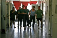 Lockdown Down Under – An der australischen Westküste, 30 Kilometer südlich von Perth, steht die bekannteste und berüchtigtste Haftanstalt des sogenannten Fünften Kontinents: Das Casuarina-Hochsicherheitsgefängnis.