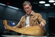 Montagskino im ZDF: Uncharted – Der Schurke Santiago Moncada (Antonio Banderas) ist zu allem bereit, um an den Schatz zu kommen, der eng mit seiner eigenen Familiengeschichte verknüpft ist.