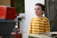 The Middle – Als Brick (Atticus Shaffer) ein vierblättriges Kleeblatt findet, hat er plötzlich nur noch Pech. Unterdessen hat Frankie Probleme damit, einen geeigneten Kandidaten zu finden, der ihre Tante Edie betreuen kann. Die brannte nämlich aufgrund ihrer Vergesslichkeit fast das Haus ab ...
