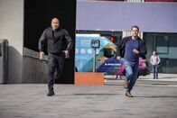 Navy CIS: L.A. – Sam Hanna (LL Cool J, l.); G. Callen (Chris O'Donnell, r.)