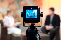 Mit offenen Karten - Im Fokus – Video camera viewfinder - recording show in TV studio