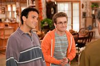 The Goldbergs – l-r: Barry Goldberg (Troy Gentile), Adam Goldberg (Sean Giambrone)